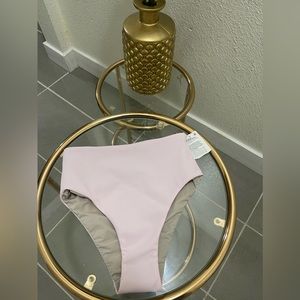 Lululemon Clear Waters High Rise
Cheeky Bikini Bottom Size 4
